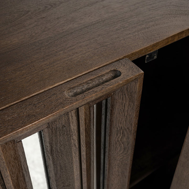 Dressoir Bryant brown